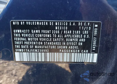 2014 Volkswagen Jetta 1.8T Se z USA, uszkodzony, nr VIN 3VWD17AJ5EM238992